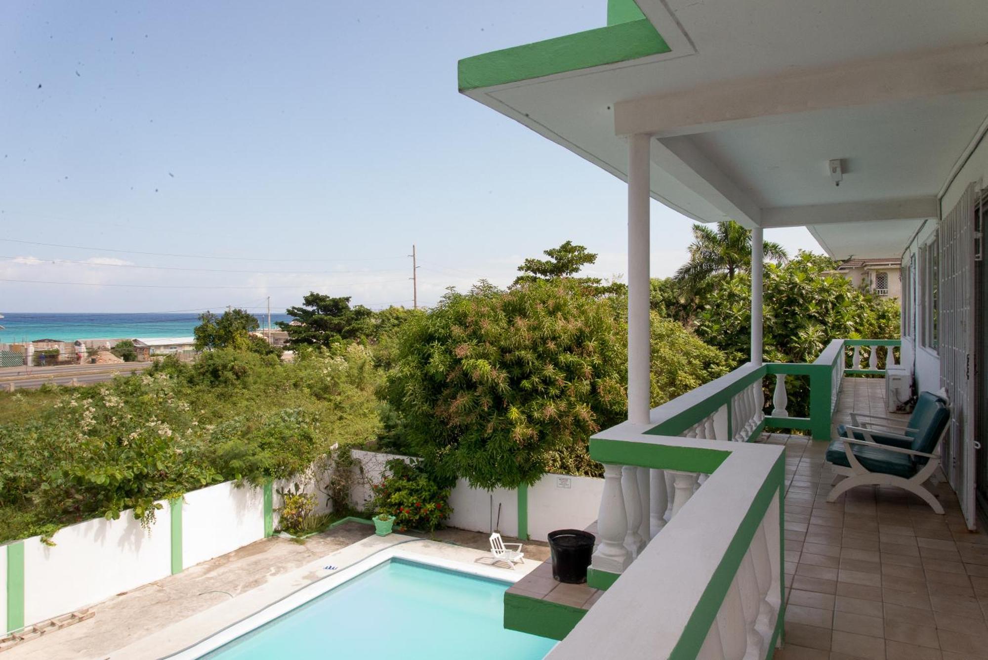 Villa Donna Inn Montego Bay Exterior photo