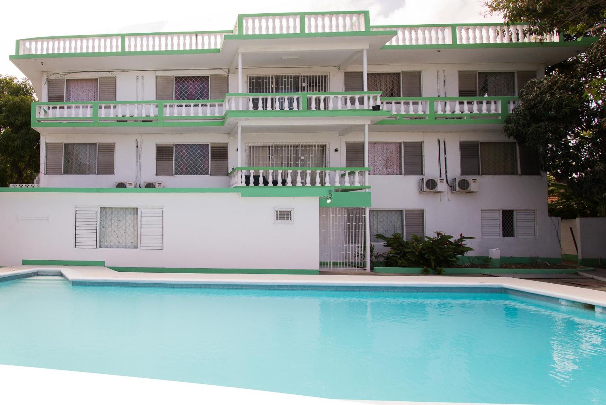 Villa Donna Inn Montego Bay Exterior photo